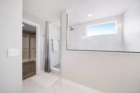 Bath - 4454 Robert Ct, Powell, OH 43065 photo 5 of 12