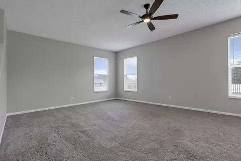 Living - 345 Trail E, Pataskala, OH 43062 photo 2 of 5