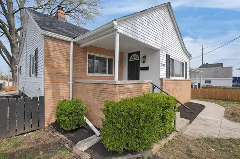 2342 Valleyview Dr, Columbus, OH 43204