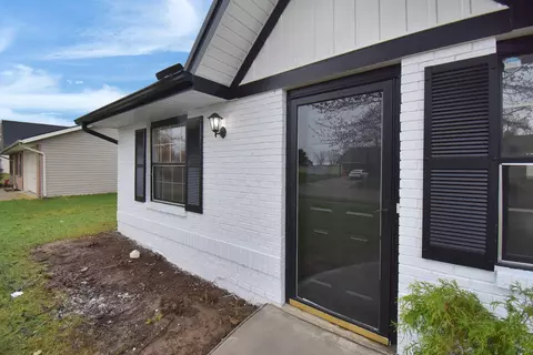 Exterior - 2169 Amarillo Ave, Springfield, OH 45503 photo 2 of 6