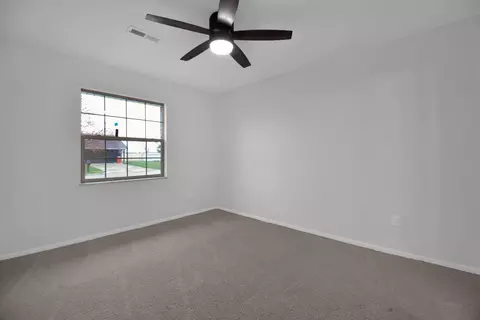 Bedroom - 2169 Amarillo Ave, Springfield, OH 45503 photo 2 of 5