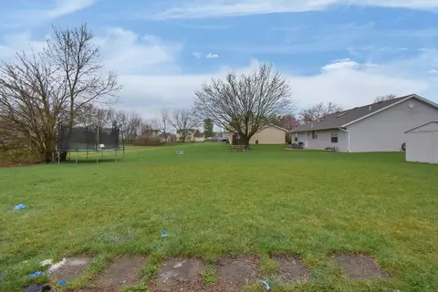 Exterior - 2169 Amarillo Ave, Springfield, OH 45503 photo 4 of 6