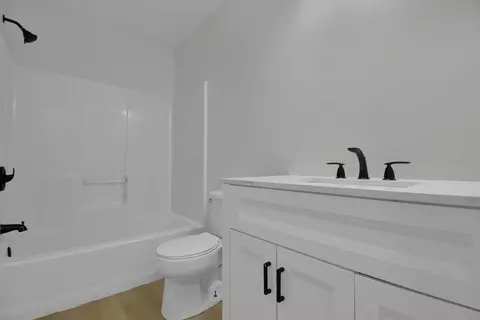 Bath - 2169 Amarillo Ave, Springfield, OH 45503 photo 2 of 2