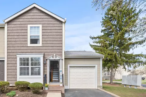 5040 Singleton Dr #27D, Hilliard, OH 43026
