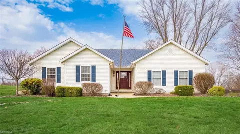 3785 Greengold Dr, Zanesville, OH 43701