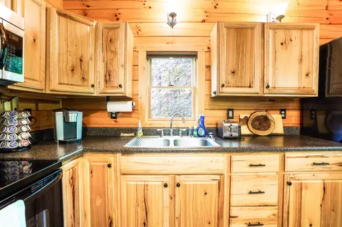 Kitchen - 23402 Bigham Rd, Rockbridge, OH 43149 photo 2 of 2