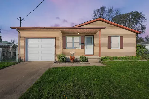 230 S Oak St, London, OH 43140