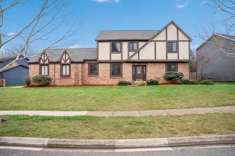 6124 Catawba Dr, Grove City, OH 43123