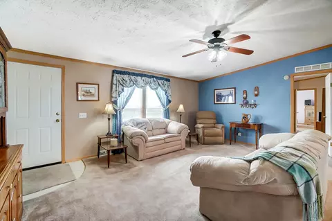 6766 Garlough Rd, Springfield, OH 45502 photo 8