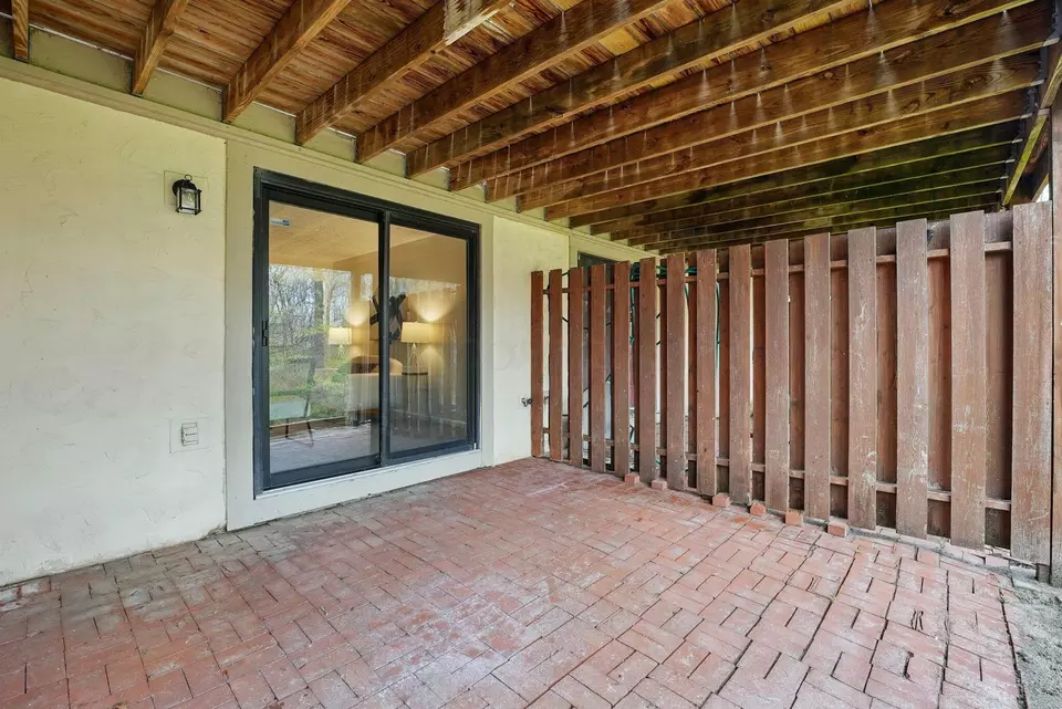 Exterior - 5696 Great Hall Ct, Columbus, OH 43231 photo 5 of 6