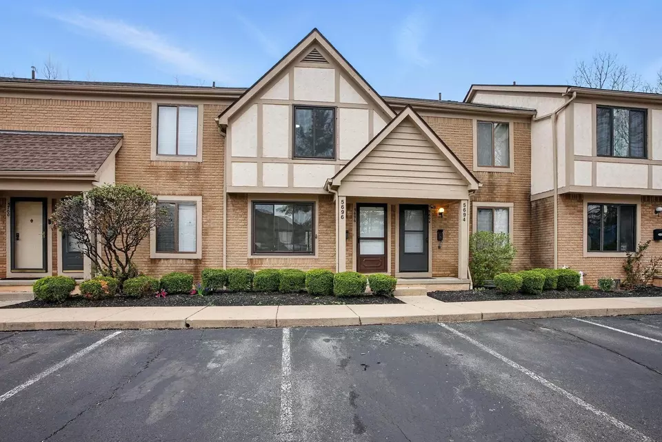 Exterior - 5696 Great Hall Ct, Columbus, OH 43231 photo 1 of 6