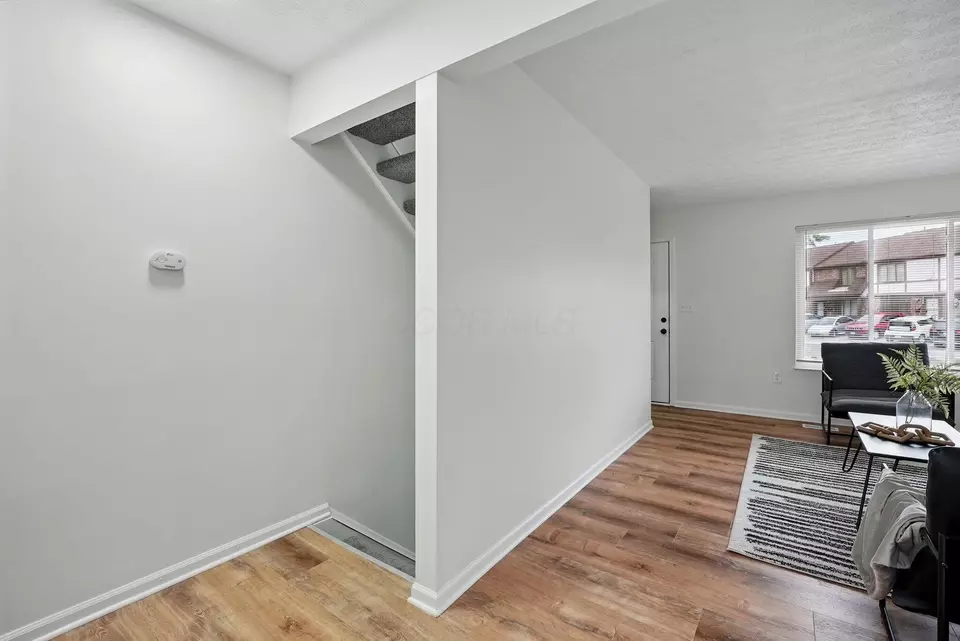 Entry Way - 5696 Great Hall Ct, Columbus, OH 43231 photo 2 of 3