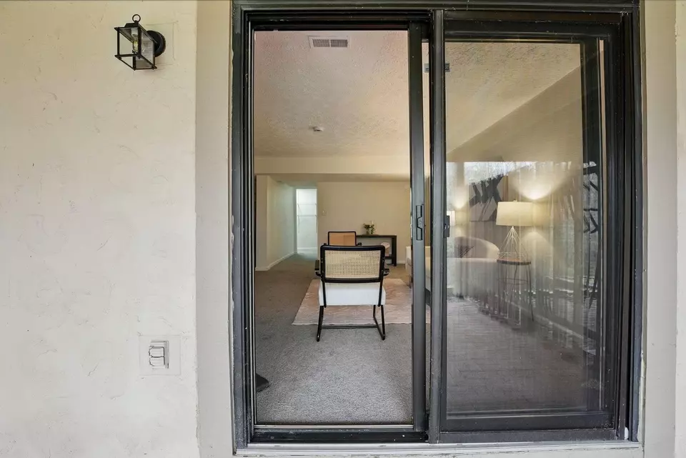 Exterior - 5696 Great Hall Ct, Columbus, OH 43231 photo 4 of 6