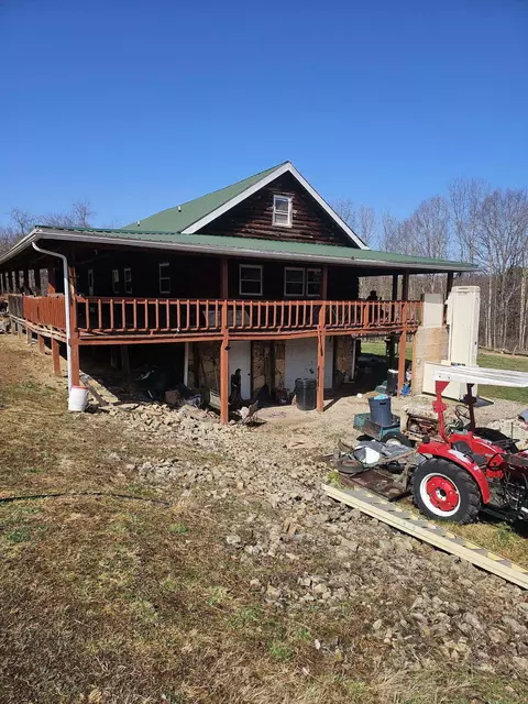 27369 Price Strong Rd, Vinton, OH 45686