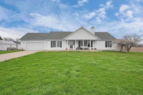 7586 Woods West Rd, Plain City, OH 43064