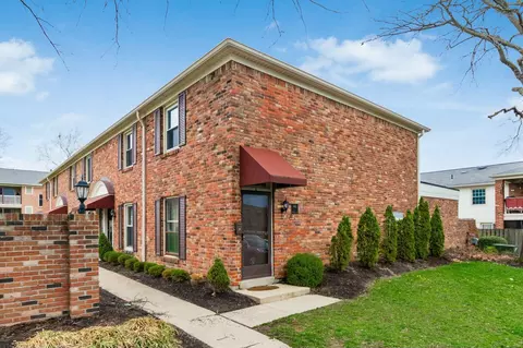 966 Manor Ln #A, Columbus, OH 43221