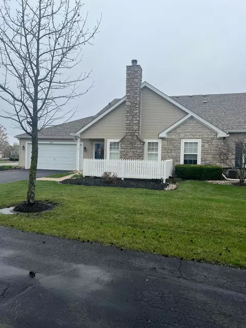 6847 Falcon Dr, Canal Winchester, OH 43110