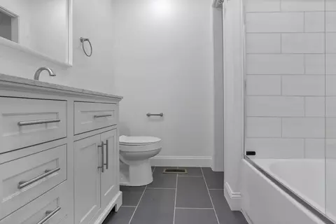 Bath - 6769 Ludwig Dresback Rd, Circleville, OH 43113 photo 7 of 11