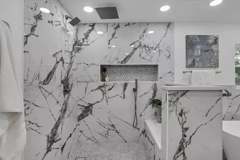 Bath - 6769 Ludwig Dresback Rd, Circleville, OH 43113 photo 6 of 11