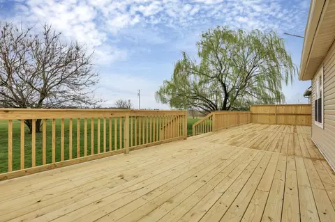 Exterior - 6769 Ludwig Dresback Rd, Circleville, OH 43113 photo 10 of 16