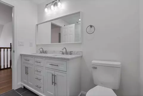 Bath - 6769 Ludwig Dresback Rd, Circleville, OH 43113 photo 9 of 11