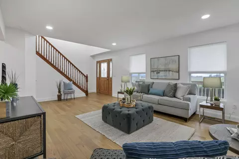 Living - 6769 Ludwig Dresback Rd, Circleville, OH 43113 photo 3 of 6