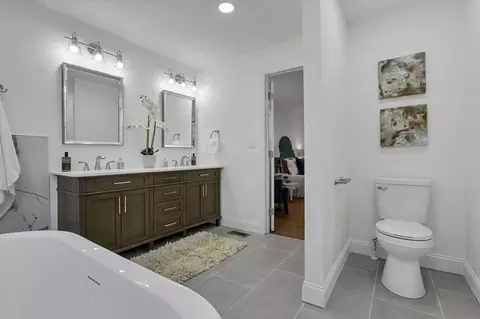 Bath - 6769 Ludwig Dresback Rd, Circleville, OH 43113 photo 3 of 11