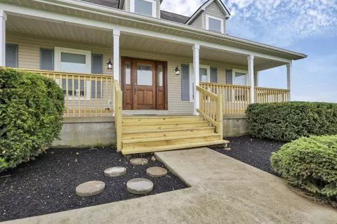 Exterior - 6769 Ludwig Dresback Rd, Circleville, OH 43113 photo 8 of 16