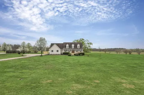 Exterior - 6769 Ludwig Dresback Rd, Circleville, OH 43113 photo 14 of 16