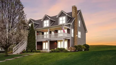 14865 Shoreline Dr W, Thornville, OH 43076