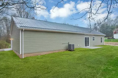 Exterior - 18 Sinalda Ave SE, Newark, OH 43055 photo 8 of 8
