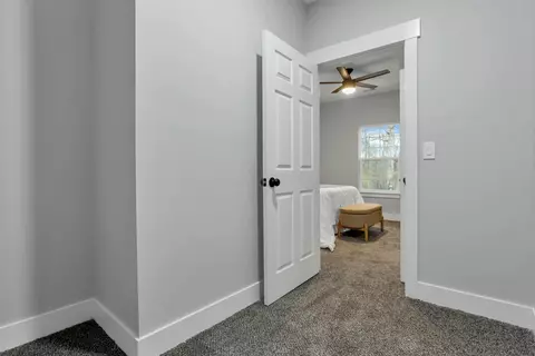 Entry Way - 18 Sinalda Ave SE, Newark, OH 43055 photo 7 of 7