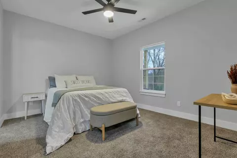Bedroom - 18 Sinalda Ave SE, Newark, OH 43055 photo 1 of 7