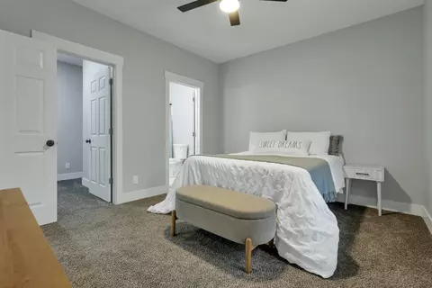Bedroom - 18 Sinalda Ave SE, Newark, OH 43055 photo 2 of 7