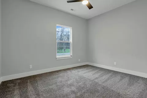 Bedroom - 18 Sinalda Ave SE, Newark, OH 43055 photo 4 of 7