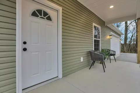 Exterior - 18 Sinalda Ave SE, Newark, OH 43055 photo 7 of 8