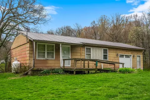 452 Stump Hollow Rd SE, Lancaster, OH 43130