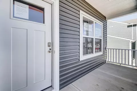160 Oak Valley Ct, Newark, OH 43055