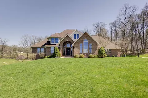 22 Laurelwood Dr, Mount Vernon, OH 43050