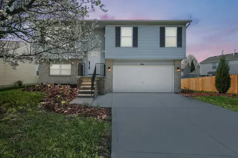 7801 Fairfax Loop Dr, Blacklick, OH 43004