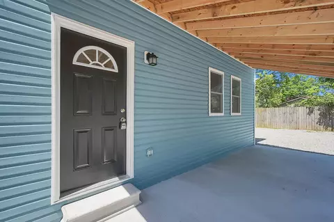 Exterior - 705 Clinton St, Circleville, OH 43113 photo 2 of 6