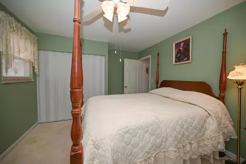 Bedroom - 994 Amherst Dr, Marion, OH 43302 photo 5 of 7