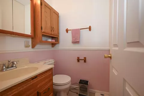 Bath - 994 Amherst Dr, Marion, OH 43302 photo 2 of 2