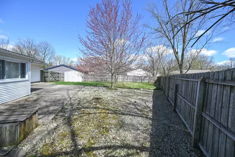 Exterior - 994 Amherst Dr, Marion, OH 43302 photo 11 of 12