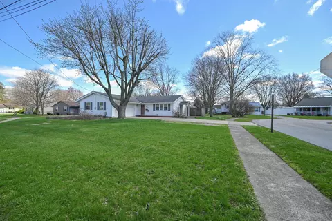 994 Amherst Dr, Marion, OH 43302