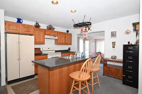 Kitchen - 994 Amherst Dr, Marion, OH 43302 photo 2 of 4