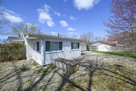Exterior - 994 Amherst Dr, Marion, OH 43302 photo 9 of 12