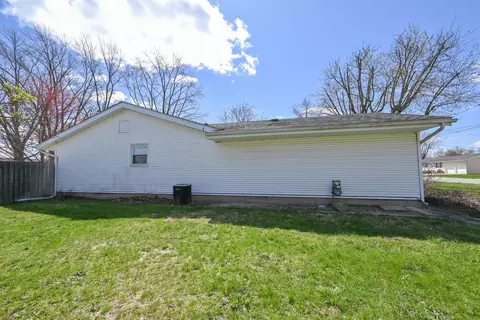 Exterior - 994 Amherst Dr, Marion, OH 43302 photo 6 of 12