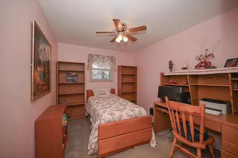 Bedroom - 994 Amherst Dr, Marion, OH 43302 photo 6 of 7