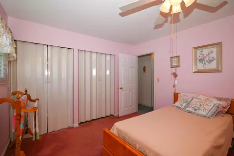 Bedroom - 994 Amherst Dr, Marion, OH 43302 photo 2 of 7